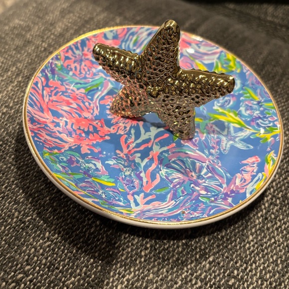 Lilly Pulitzer Other - Lilly Pulitzer Coral Reef Starfish Ring Holder Trinket Dish in ceramic and Gold